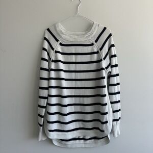 Universal Thread Striped Top Women's Large White And Black Long Sleeve Boat Neck